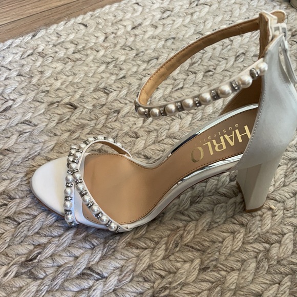 Alexandra by HARLO, block heel, white, size 8.5 - Picture 4 of 9